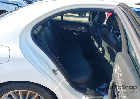 2021 Mercedes-Benz E 350 4Matic z USA, uszkodzony, nr VIN W1KZF8EB7MA967225